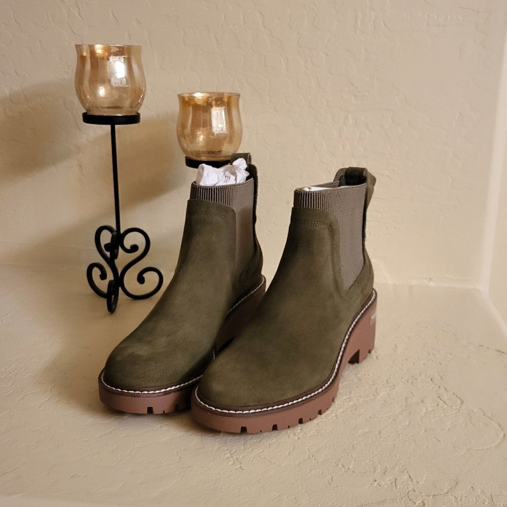 Aqua College Green Ankle Bootie Size: 6 NWT - Picture 3 of 9